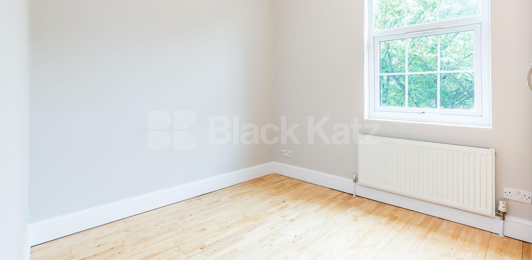 Modern one bed in zone one location mins to tube & shops Kings Cross Road, Kings Cross